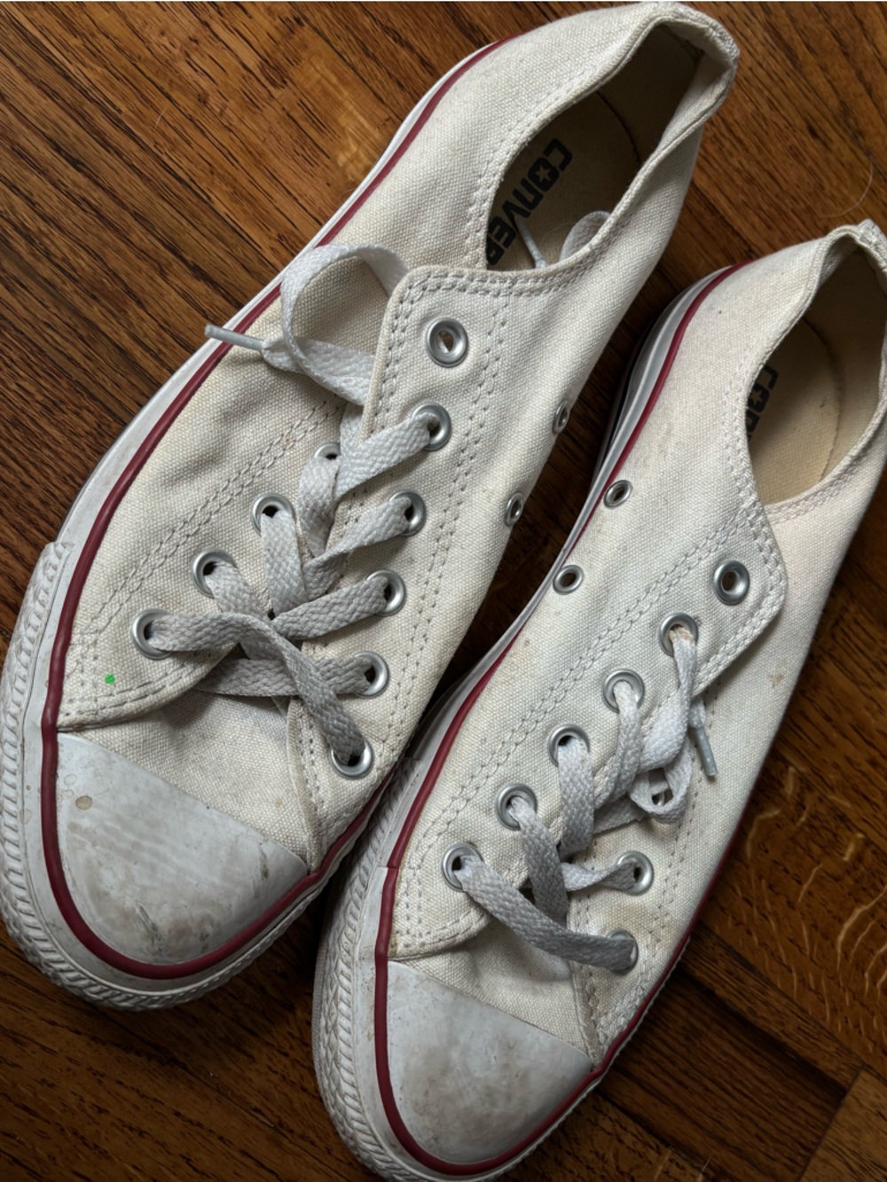 Converse Low-Top Kids Sneakers in White with Red Trim